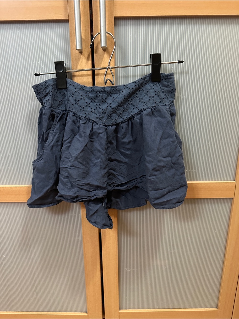 American Eagle Outfitters small blue Eyelet elastic waist shorts